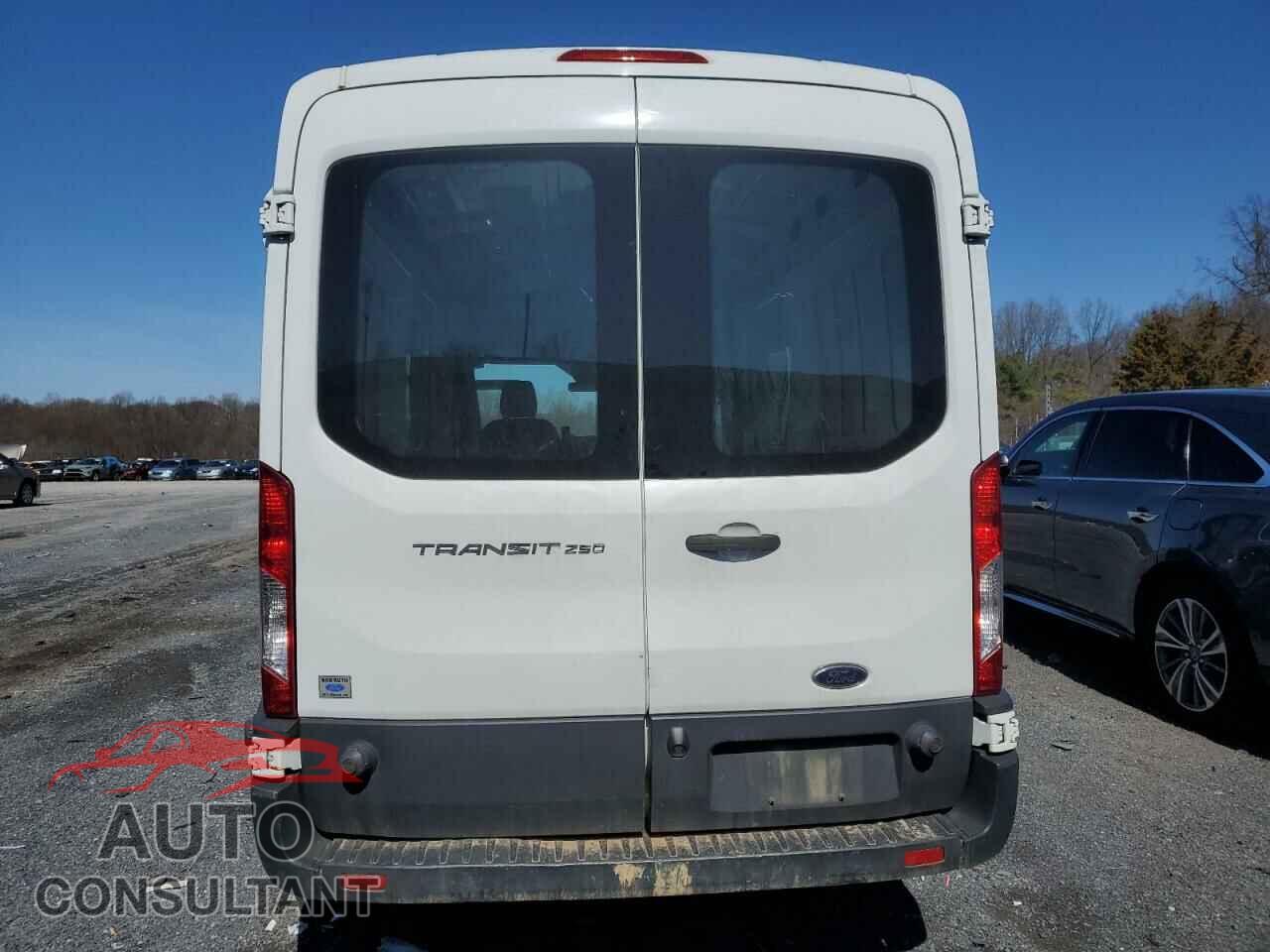 FORD TRANSIT 2017 - 1FTYR2CM3HKA21895