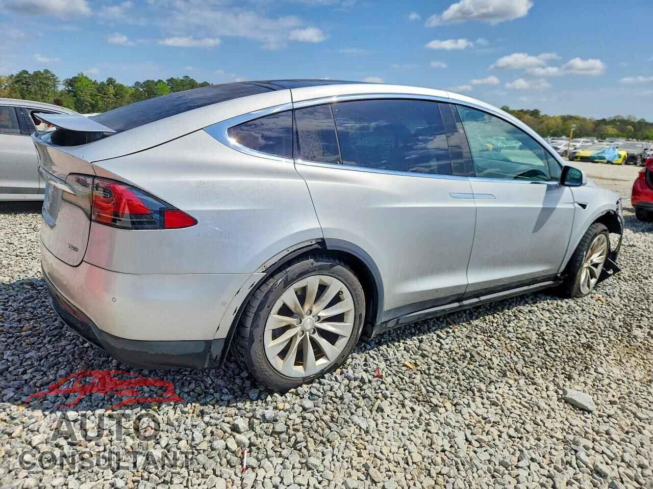 TESLA MODEL X 2018 - 5YJXCDE22JF087670