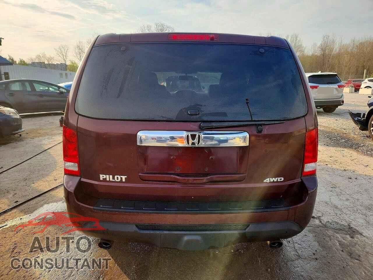 HONDA PILOT 2015 - 5FNYF4H58FB015638