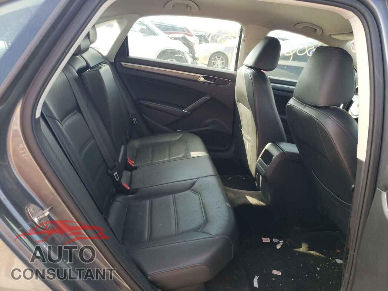 VOLKSWAGEN PASSAT 2018 - 1VWAA7A36JC034279