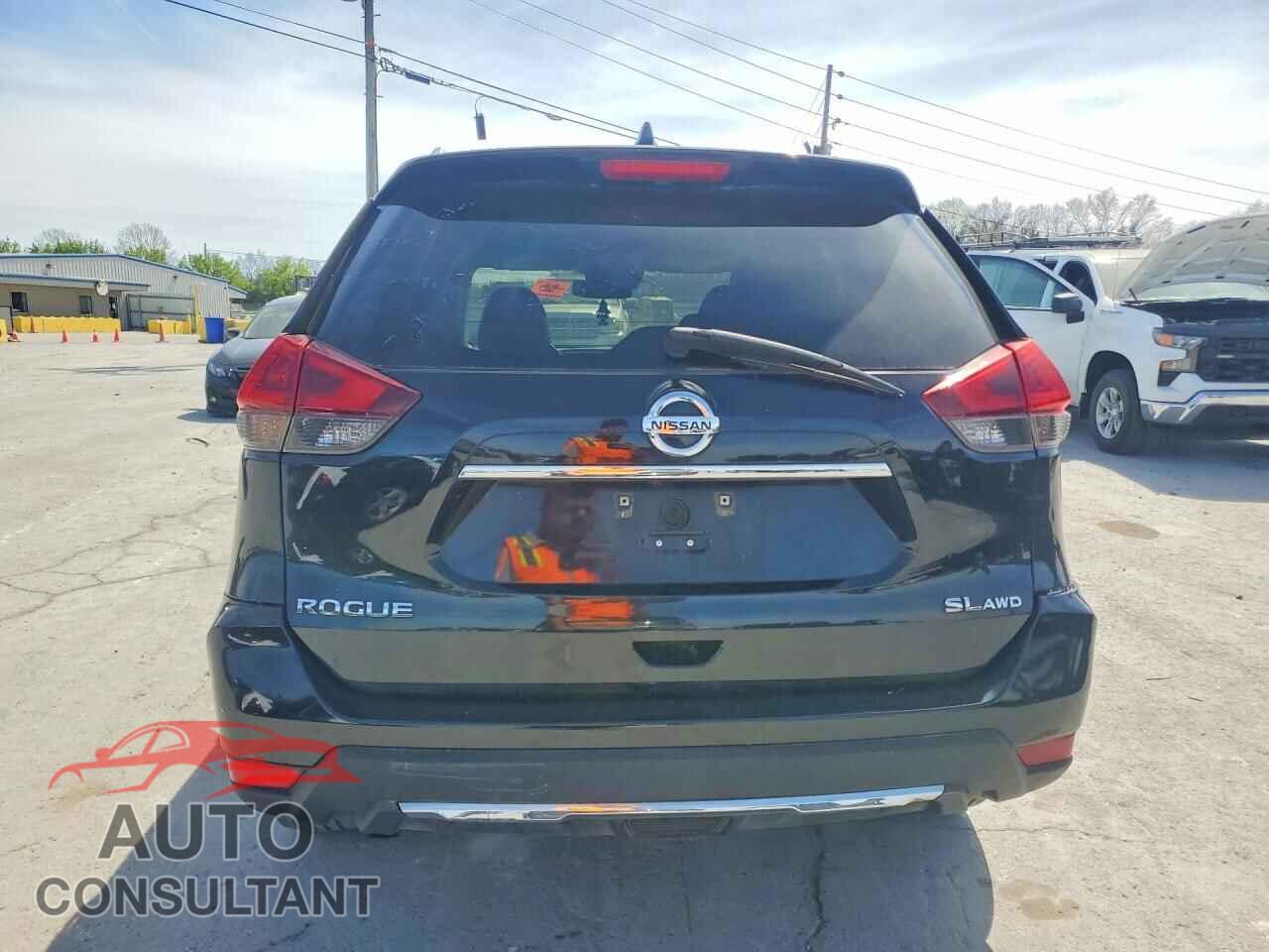 NISSAN ROGUE 2018 - 5N1AT2MV1JC743355