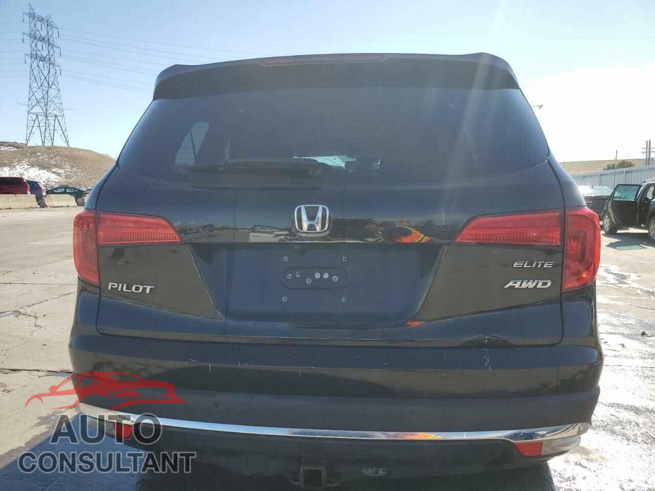 HONDA PILOT 2016 - 5FNYF6H02GB025552