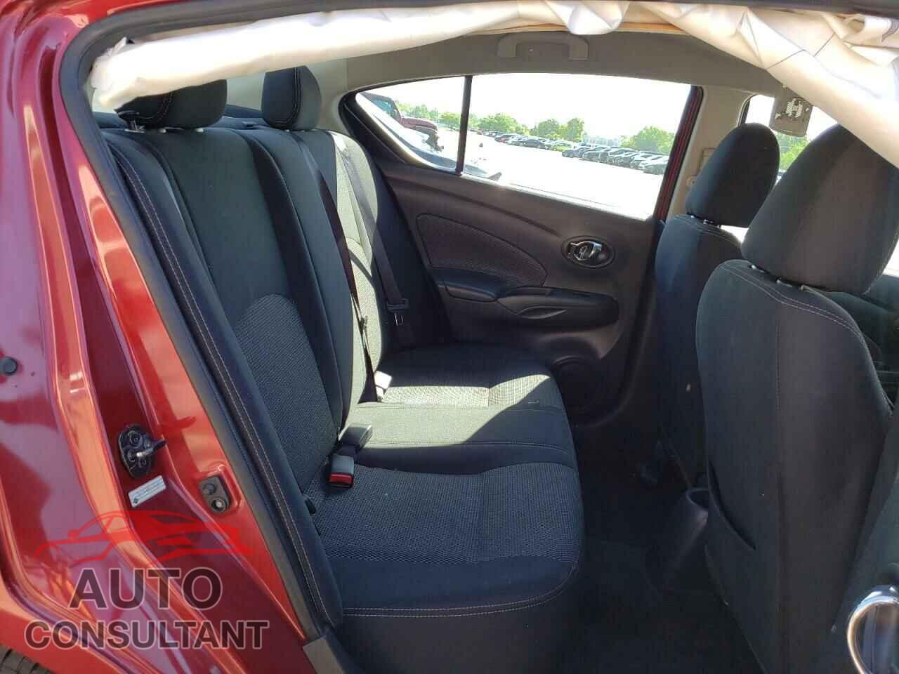 NISSAN VERSA 2018 - 3N1CN7AP4JK398247
