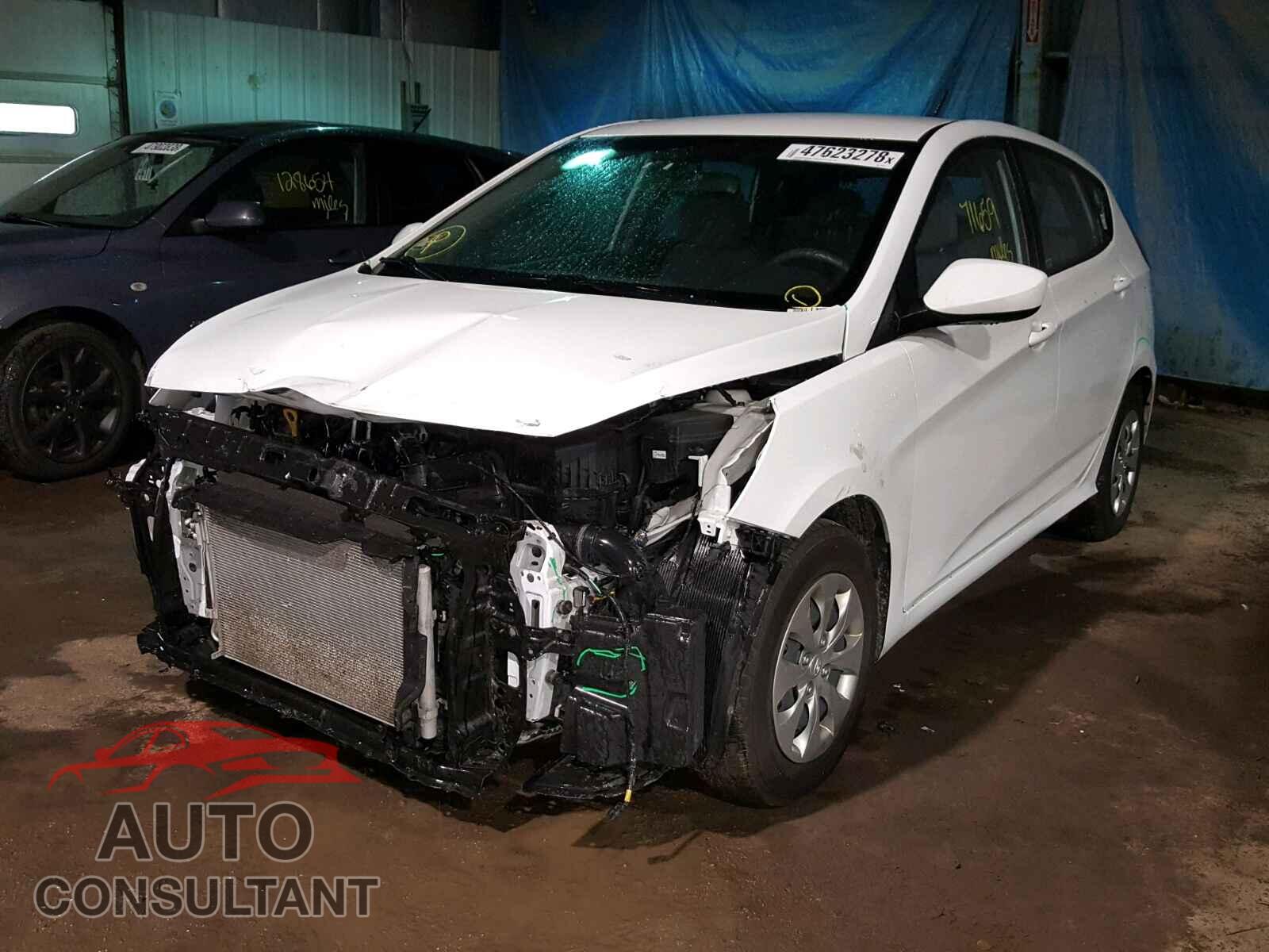 HYUNDAI ACCENT 2015 - KMHCT5AE6FU213737