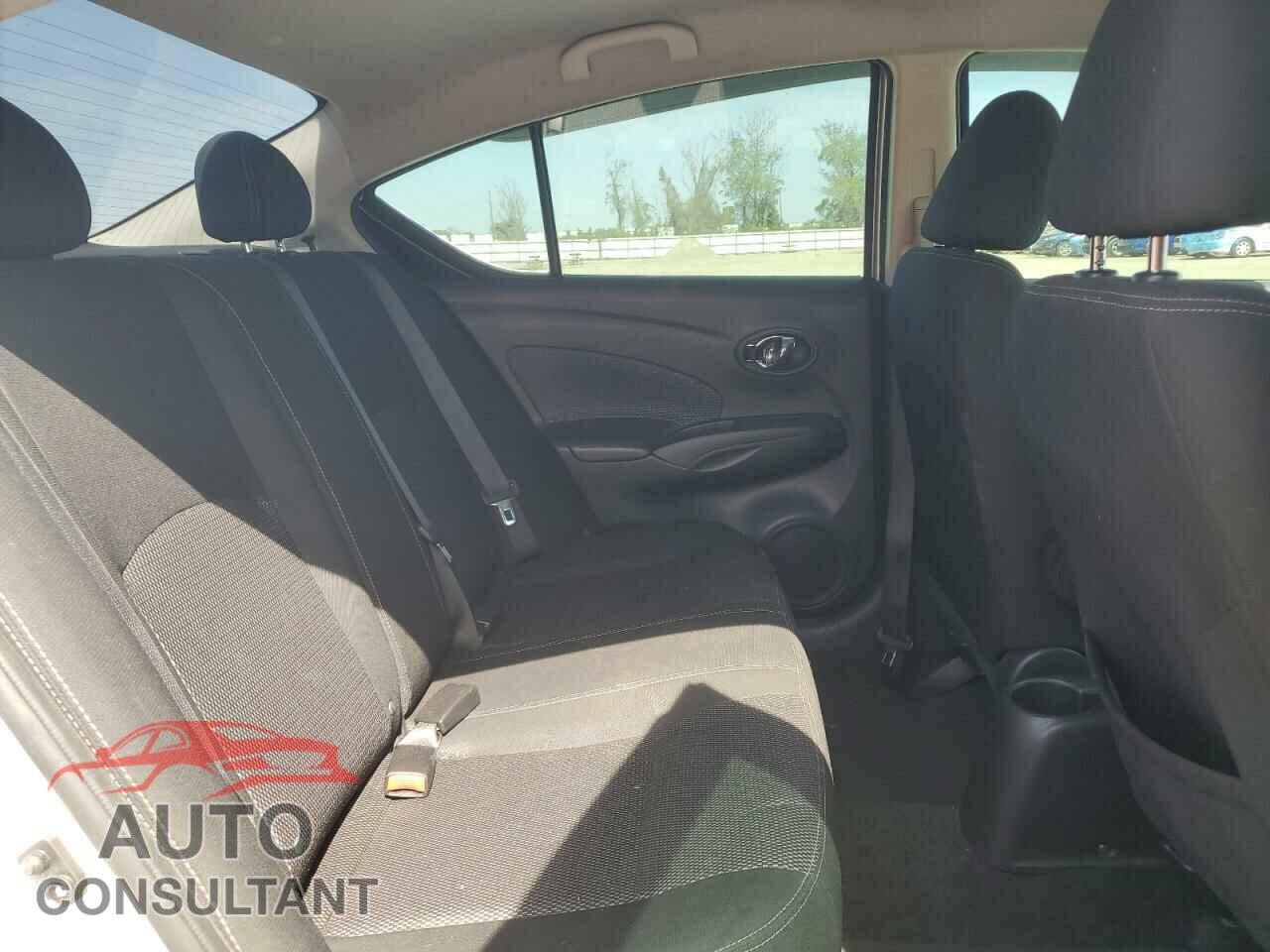NISSAN VERSA 2019 - 3N1CN7AP8KL808043
