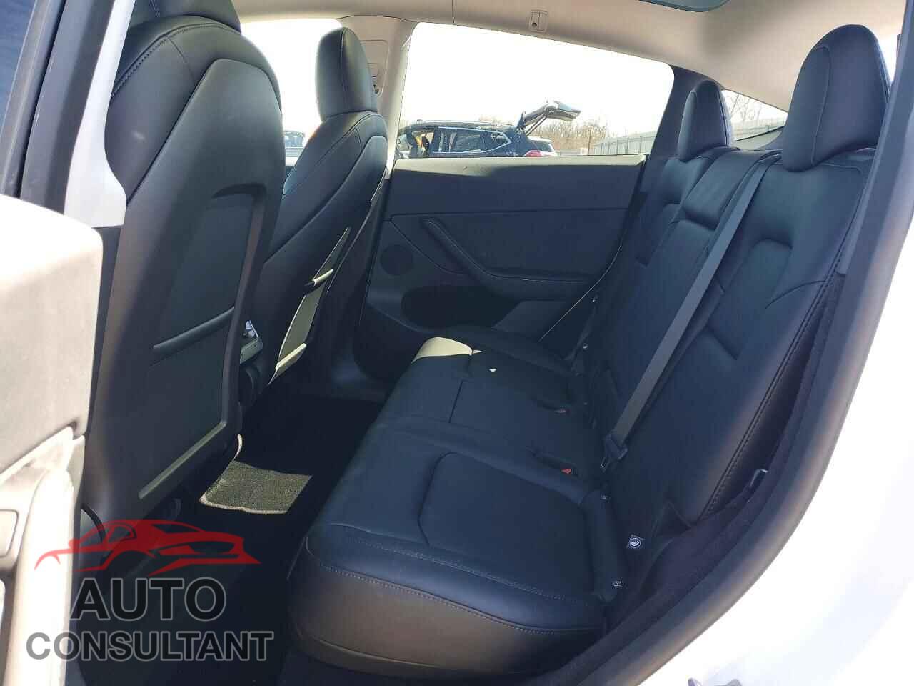 TESLA MODEL Y 2024 - 7SAYGDEE6RF209254