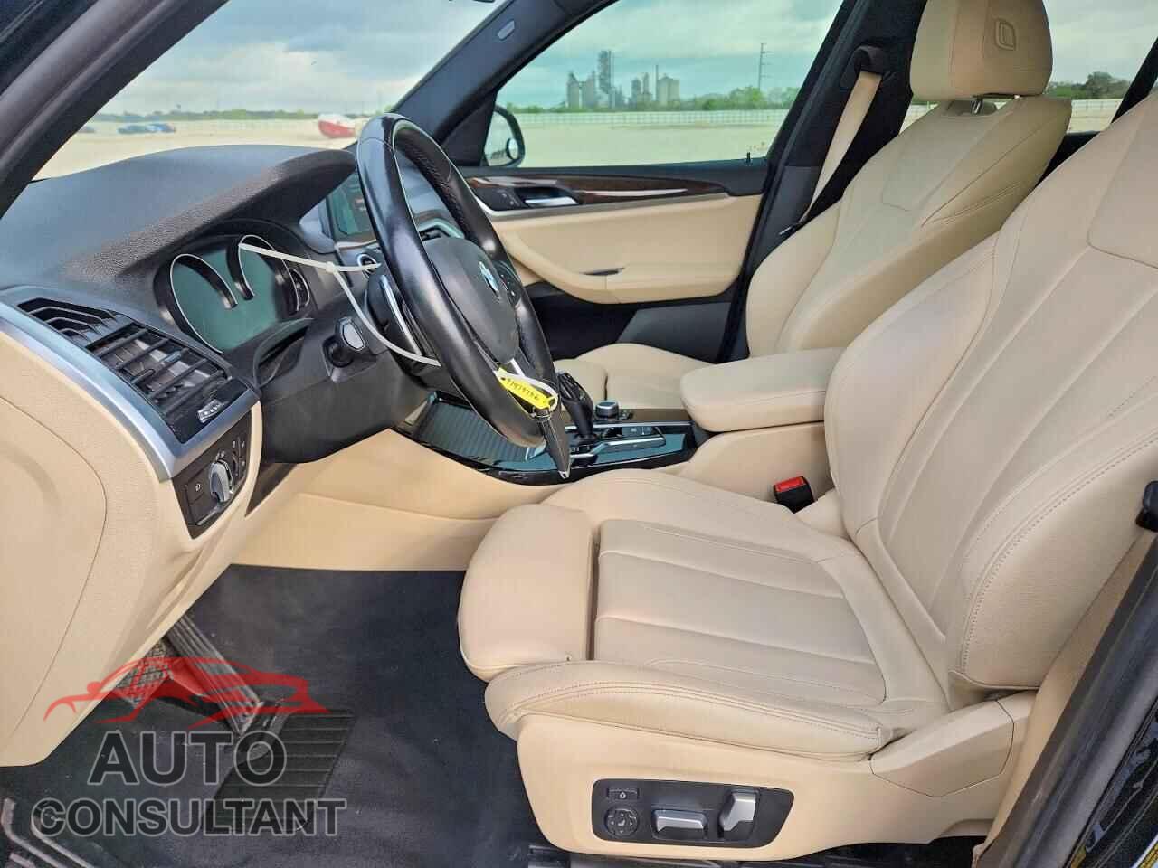 BMW X3 2019 - 5UXTR7C59KLE88371