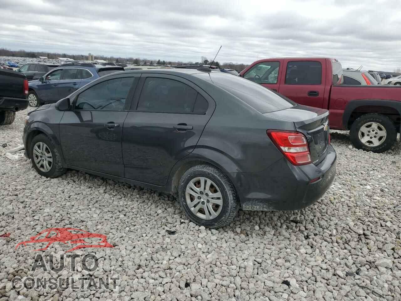 CHEVROLET SONIC 2018 - 1G1JB5SG9J4113034