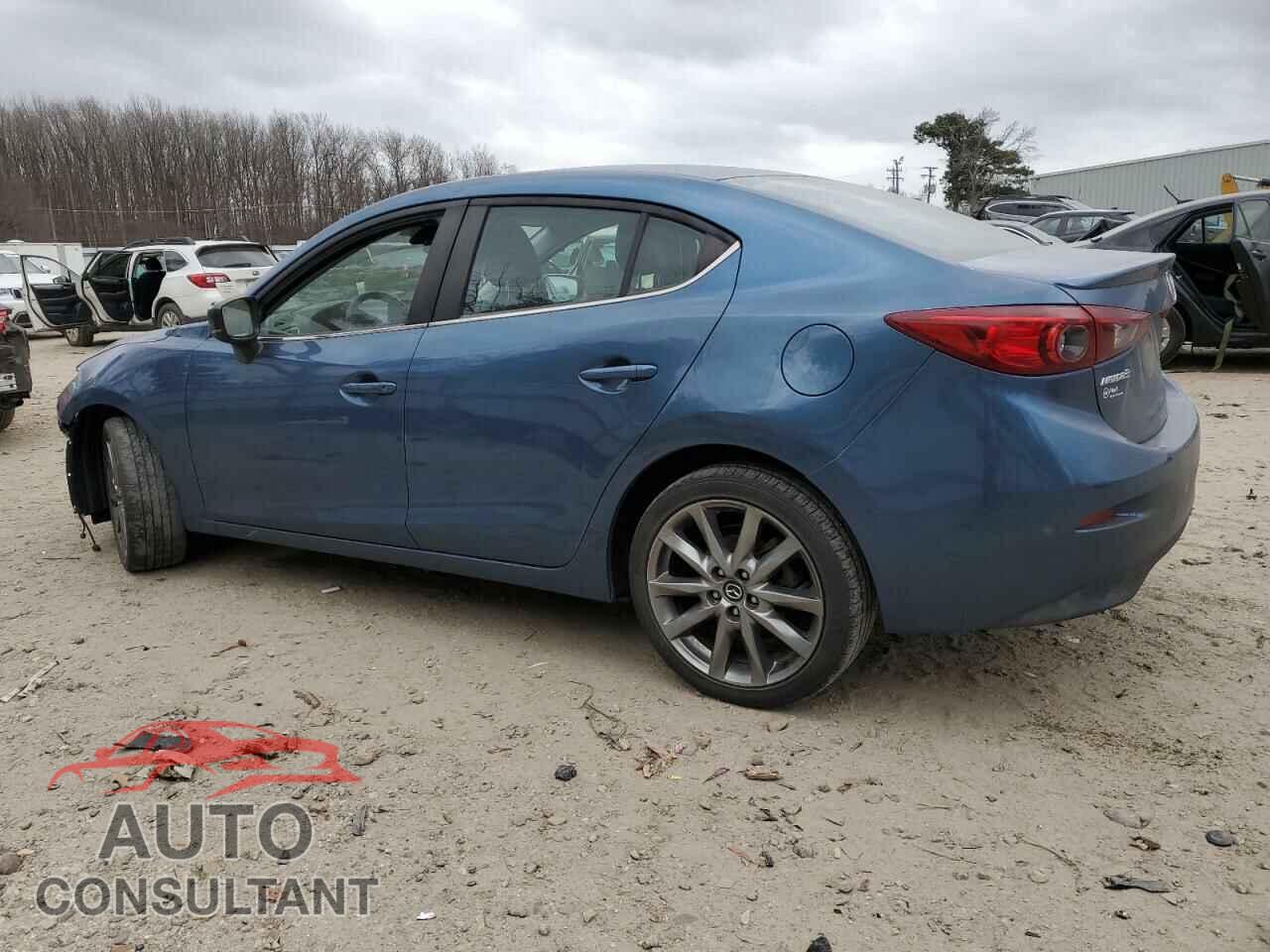MAZDA 3 2018 - 3MZBN1V31JM248479