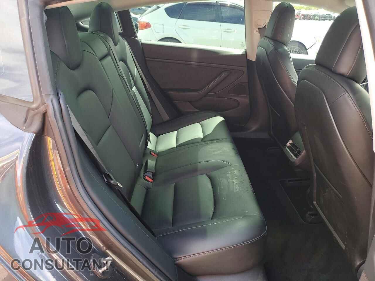 TESLA MODEL 3 2018 - 5YJ3E1EA8JF051531