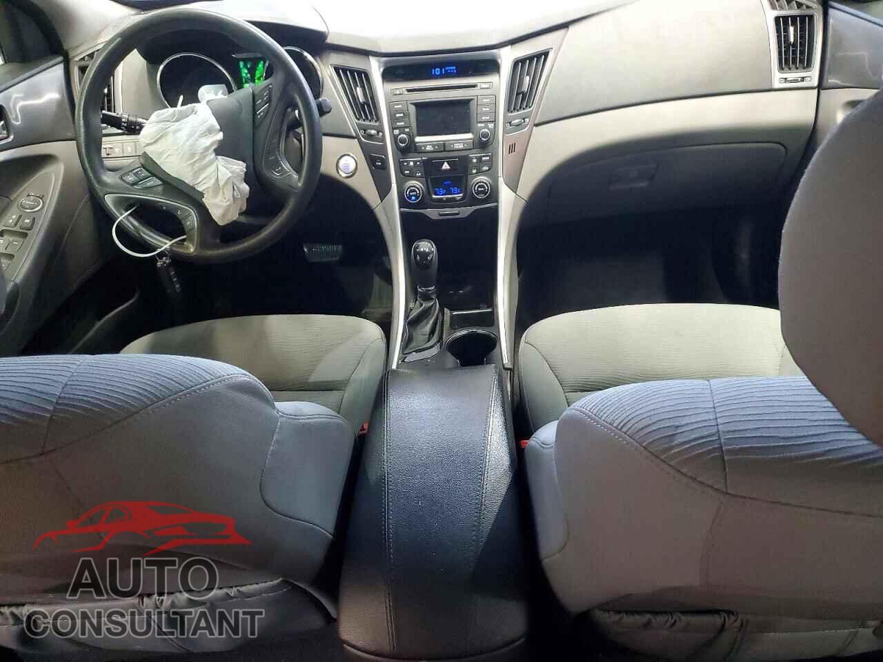 HYUNDAI SONATA 2015 - KMHEC4A46FA127856
