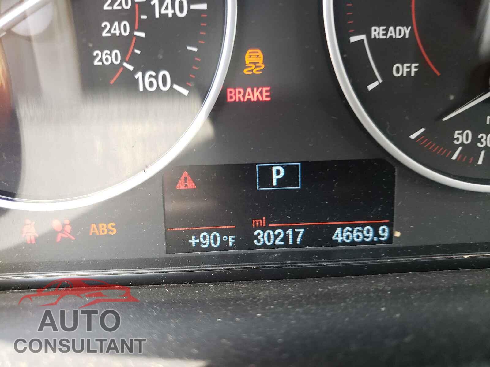 BMW 3 SERIES 2017 - WBA8D9G30HNU64641