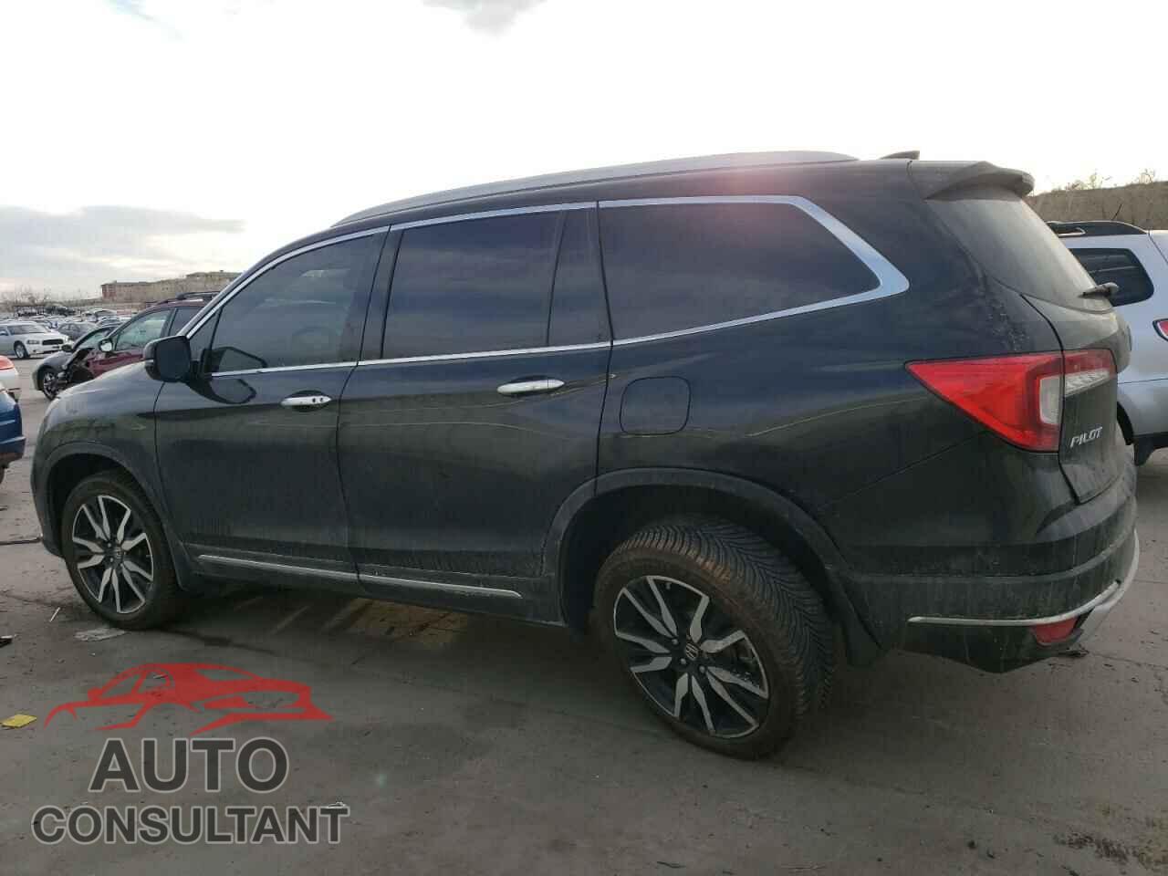 HONDA PILOT 2019 - 5FNYF6H94KB024152
