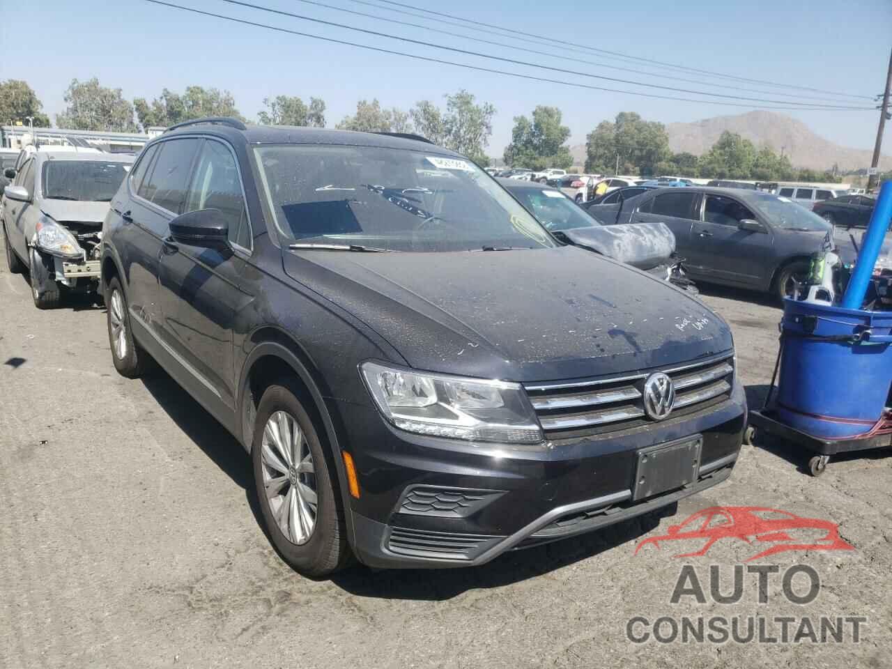 VOLKSWAGEN TIGUAN 2018 - 3VV3B7AX7JM052849