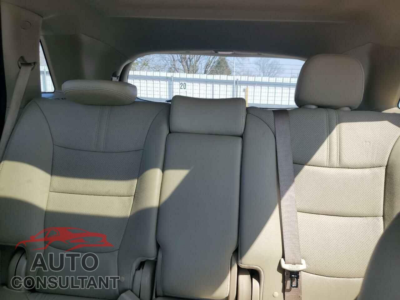 KIA SORENTO 2011 - 5XYKUDA29BG156829