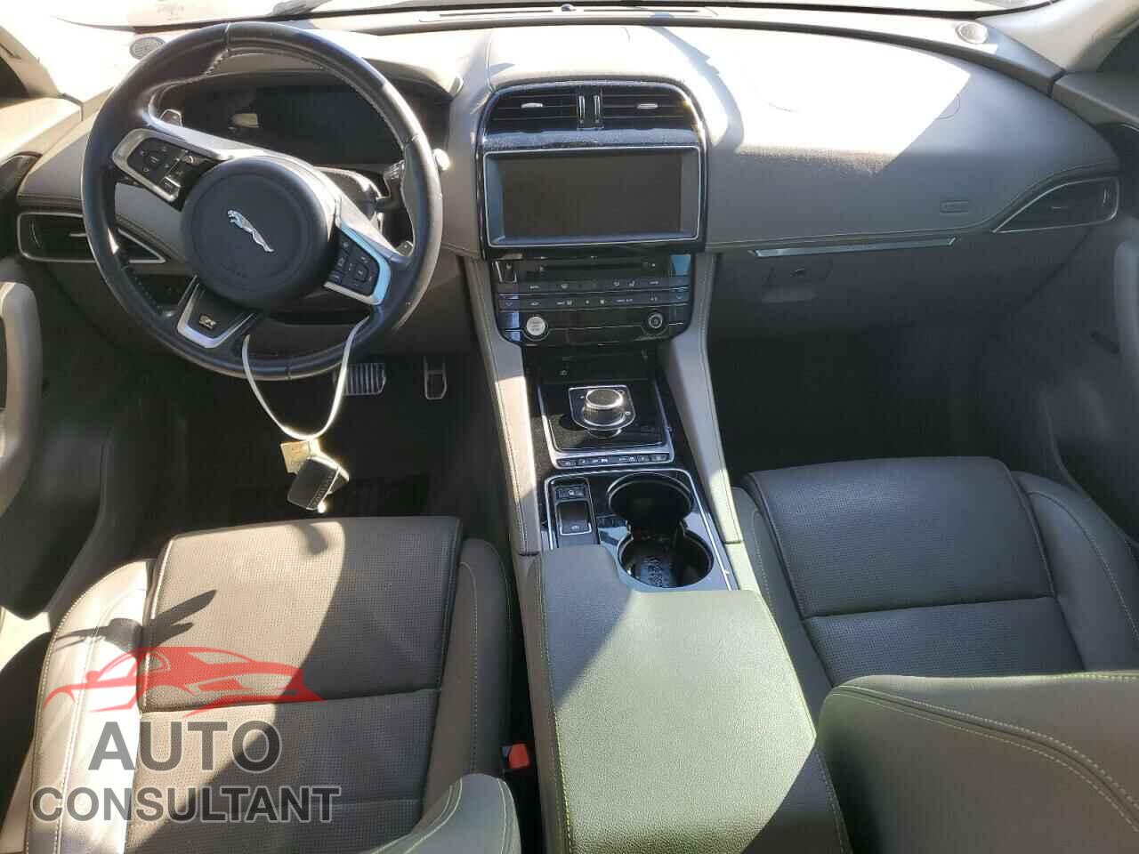 JAGUAR F-PACE 2017 - SADCL2BN2HA086074