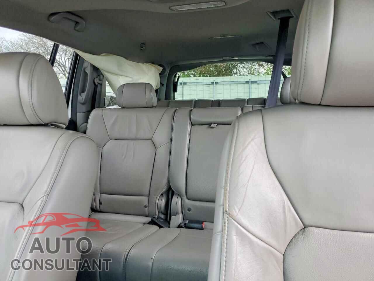 HONDA PILOT 2011 - 5FNYF4H65BB027636