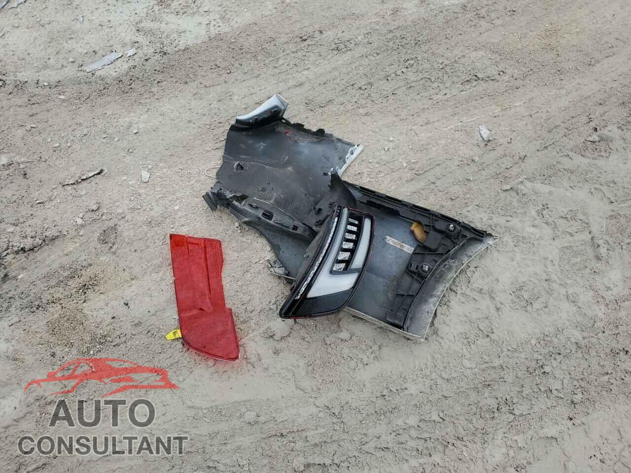 AUDI A4 2018 - WAUKMAF41JA209687