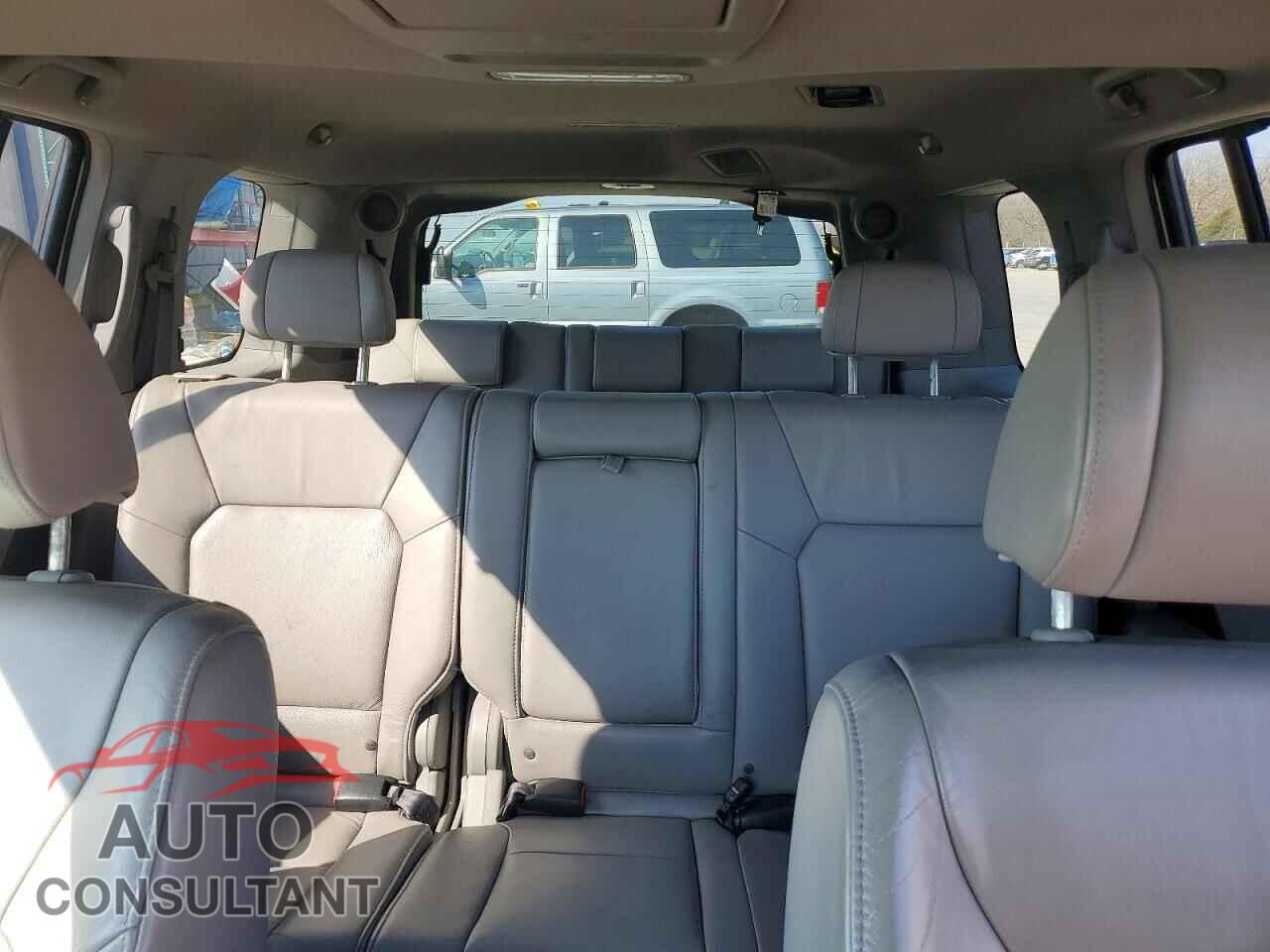 HONDA PILOT 2009 - 5FNYF48959B050967