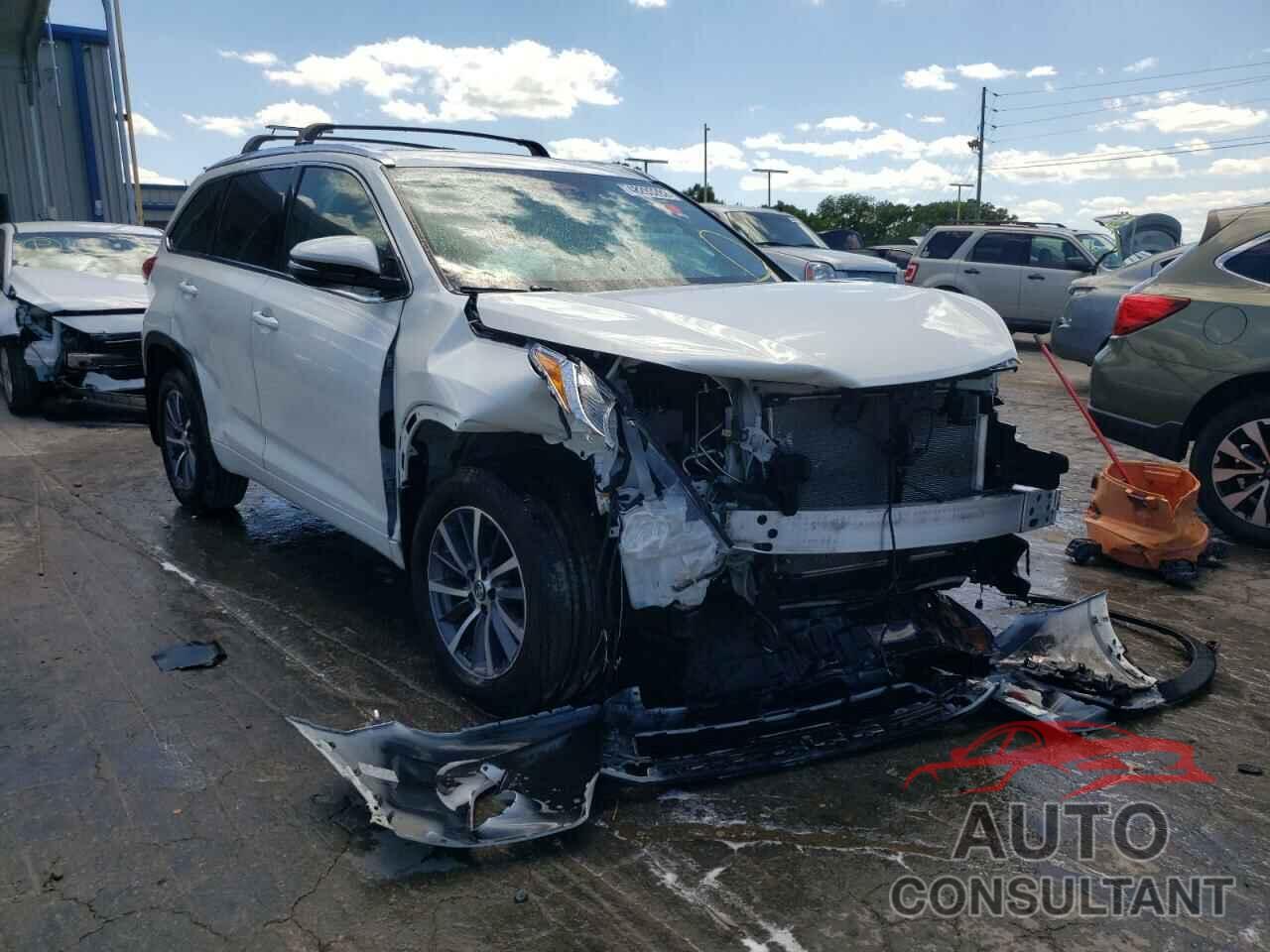 TOYOTA HIGHLANDER 2018 - 5TDKZRFH6JS532044