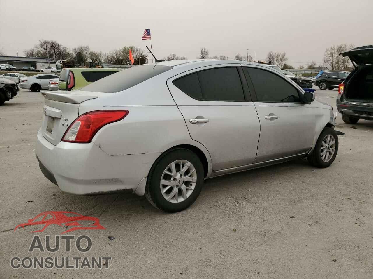 NISSAN VERSA 2017 - 3N1CN7AP6HL844404