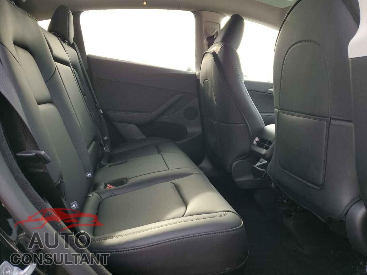 TESLA MODEL Y 2025 - 7SAYGDEE7SF288570