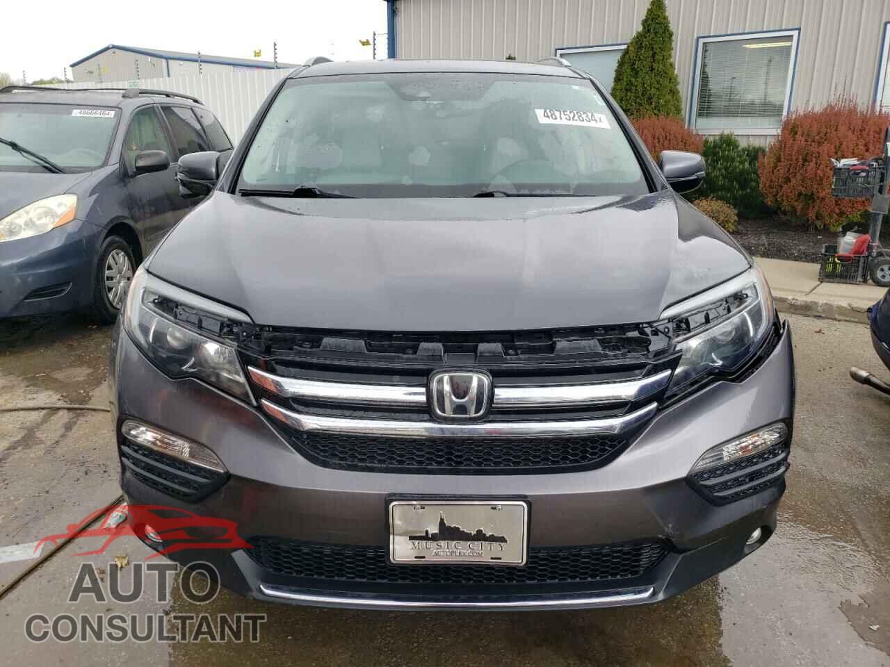 HONDA PILOT 2017 - 5FNYF6H99HB040579