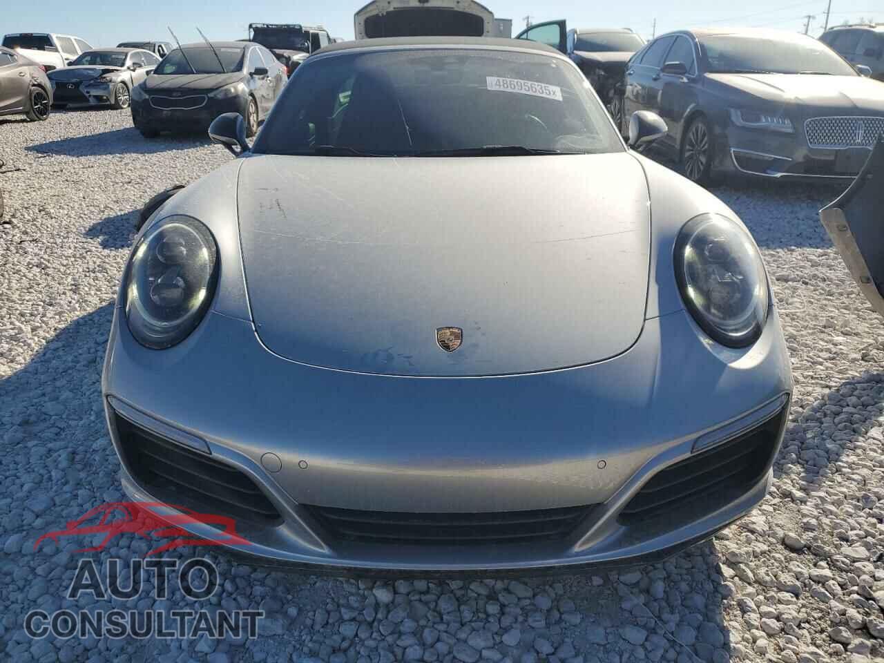 PORSCHE 911 2018 - WP0BB2A95JS135038