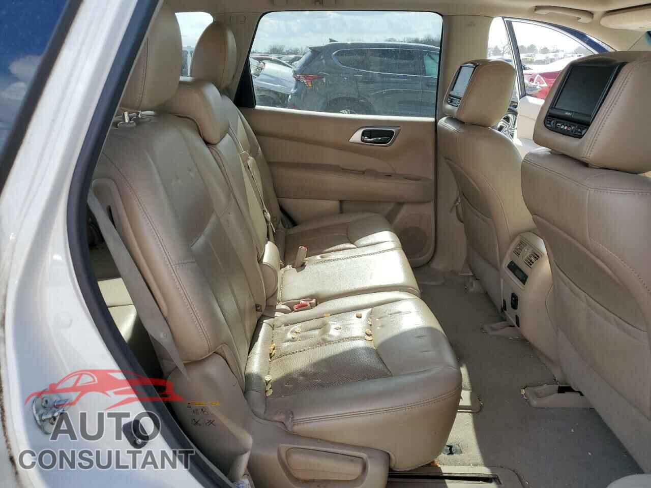 NISSAN PATHFINDER 2015 - 5N1AR2MN6FC713550