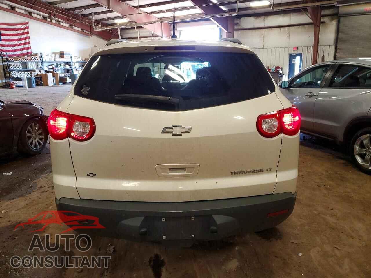 CHEVROLET TRAVERSE 2011 - 1GNKRGED2BJ142163