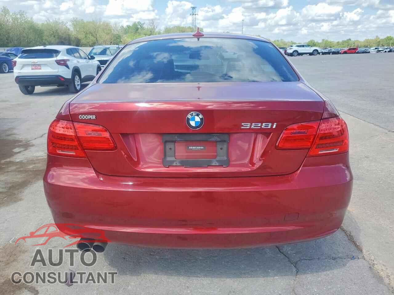 BMW 3 SERIES 2012 - WBAKE3C58CE770812