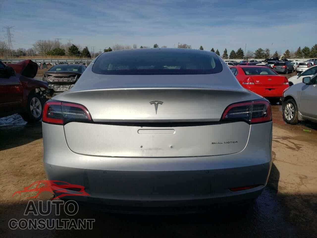 TESLA MODEL 3 2018 - 5YJ3E1EB1JF069197