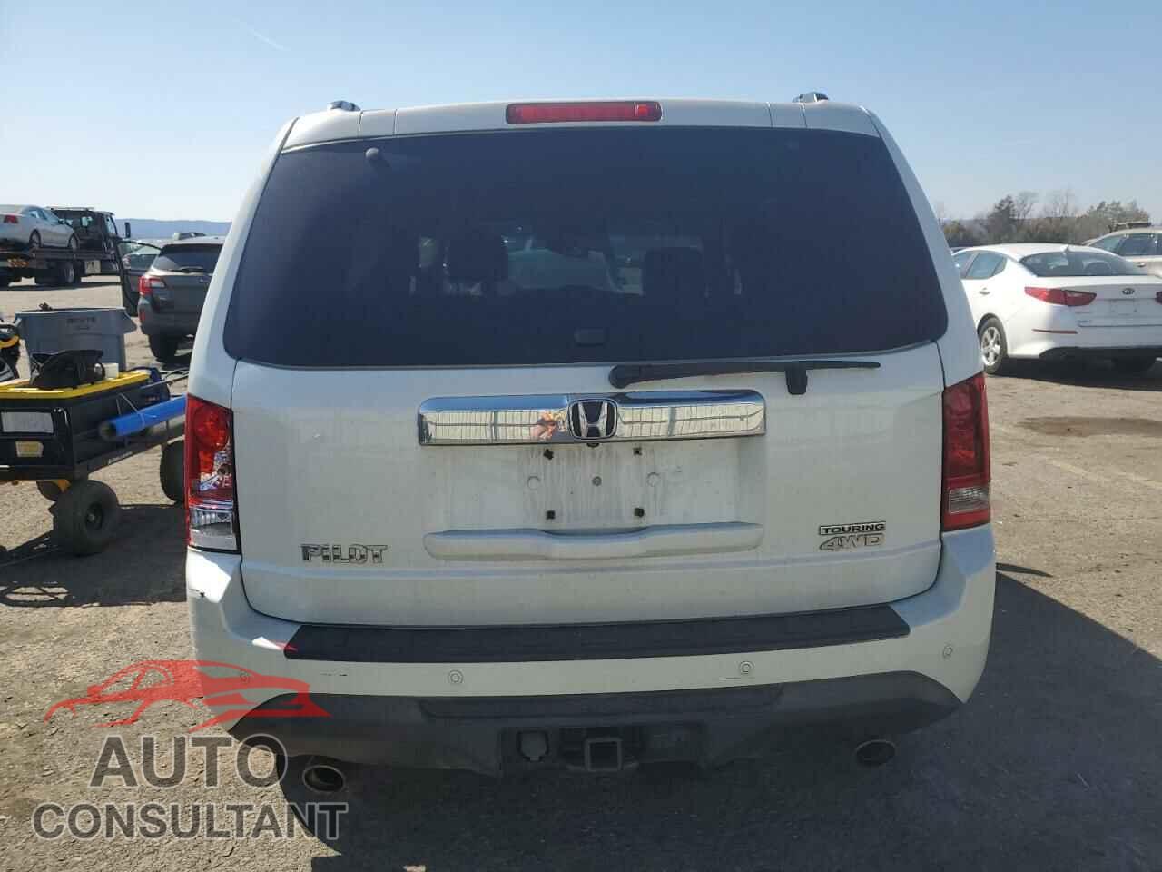 HONDA PILOT 2015 - 5FNYF4H96FB027418