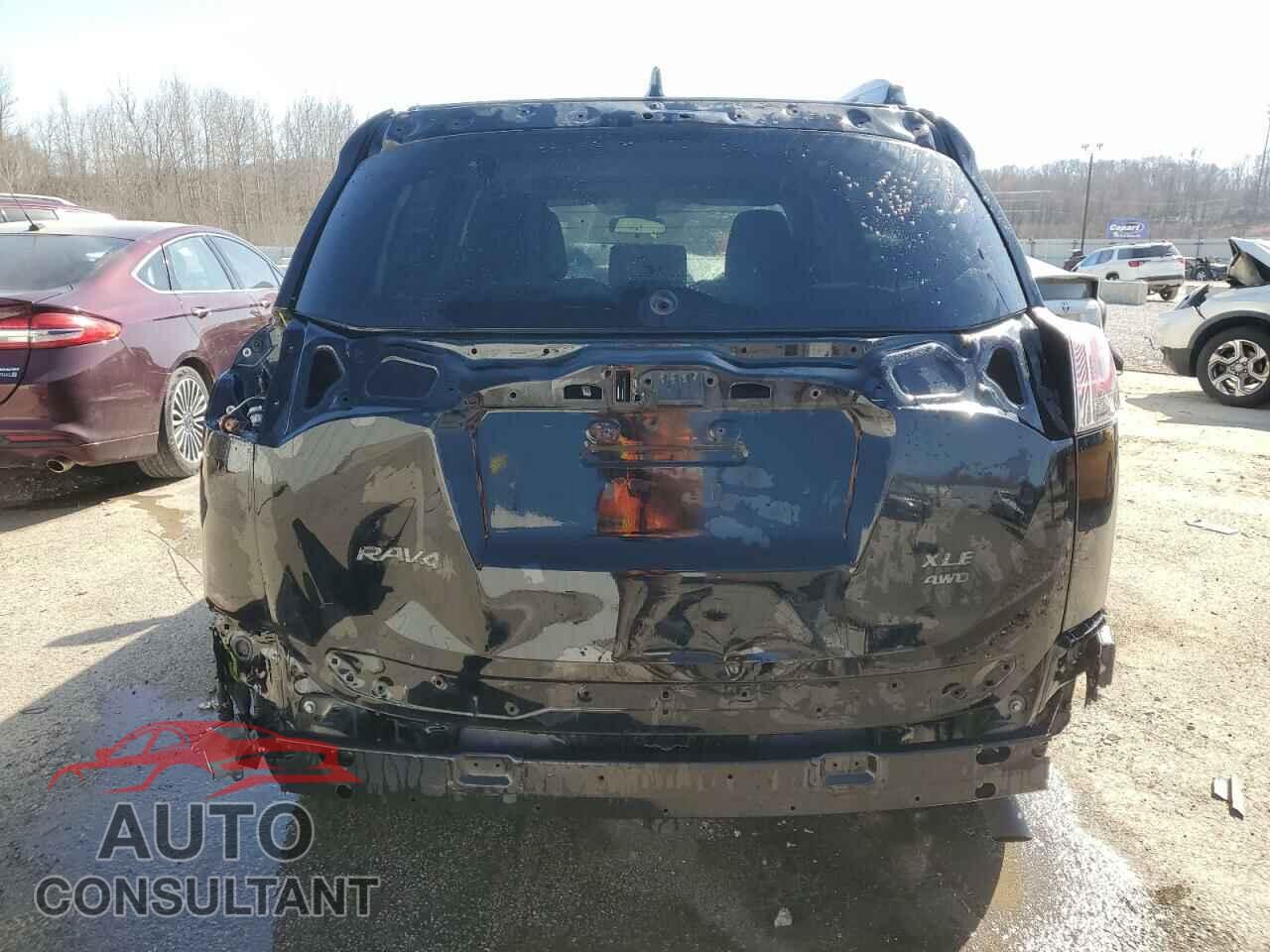 TOYOTA RAV4 2018 - 2T3RFREV8JW748510