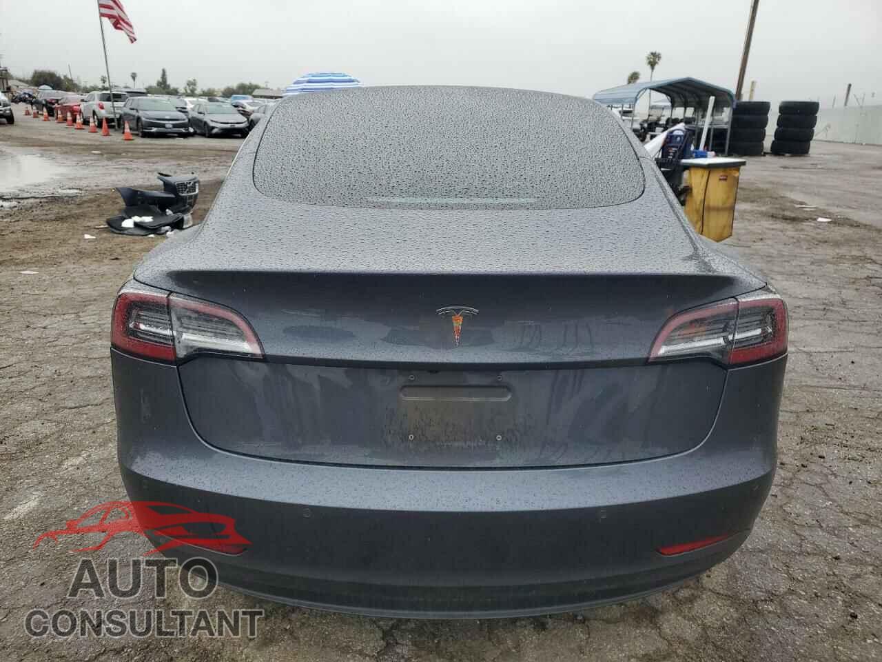 TESLA MODEL 3 2018 - 5YJ3E1EA0JF168505