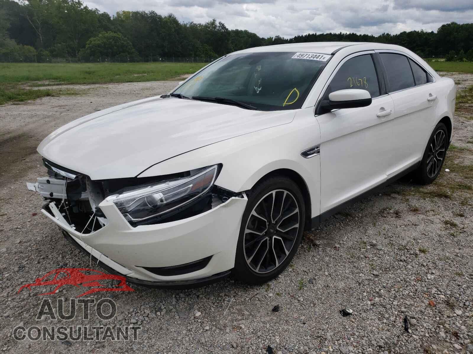FORD TAURUS 2018 - 1FAHP2E86JG105116