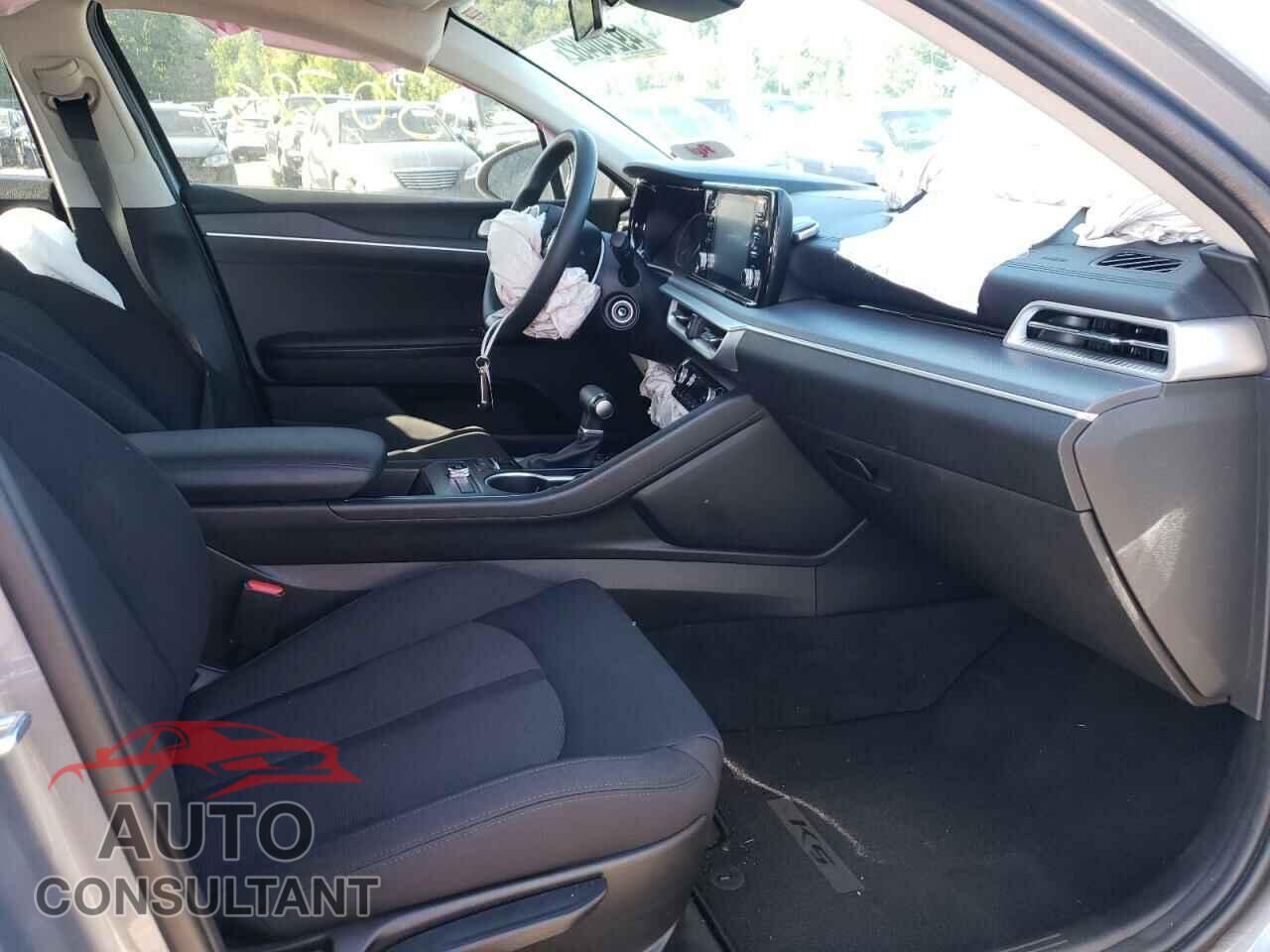 KIA K5 2021 - 5XXG24J22MG006015