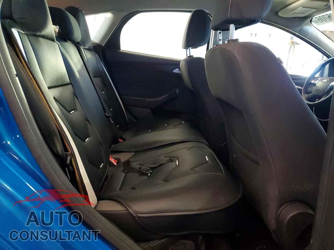 FORD FOCUS 2014 - 1FADP3K24EL182312