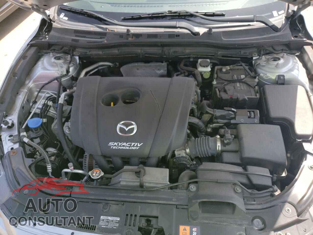 MAZDA 3 2018 - 3MZBN1U76JM213702