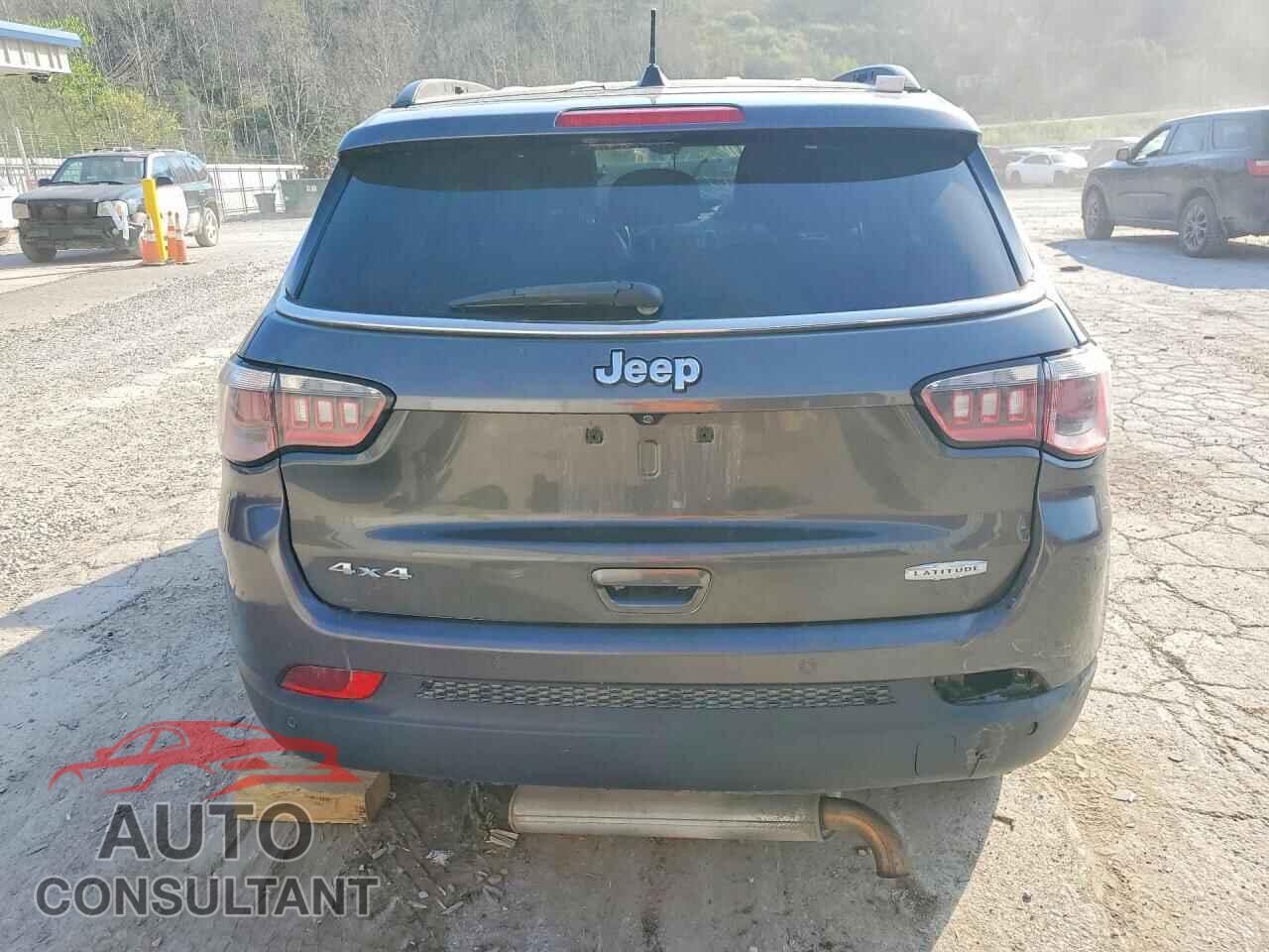 JEEP COMPASS 2018 - 3C4NJDBB4JT359705
