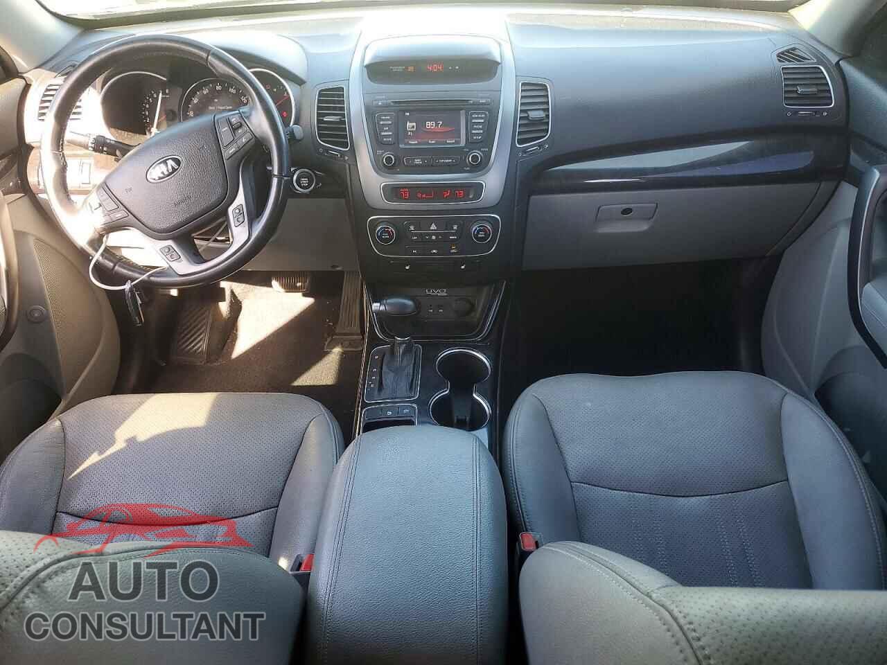 KIA SORENTO 2014 - 5XYKT3A65EG452399