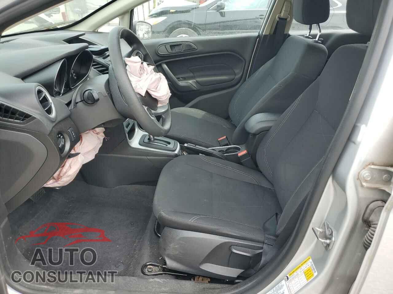FORD FIESTA 2019 - 3FADP4EJ8KM131611