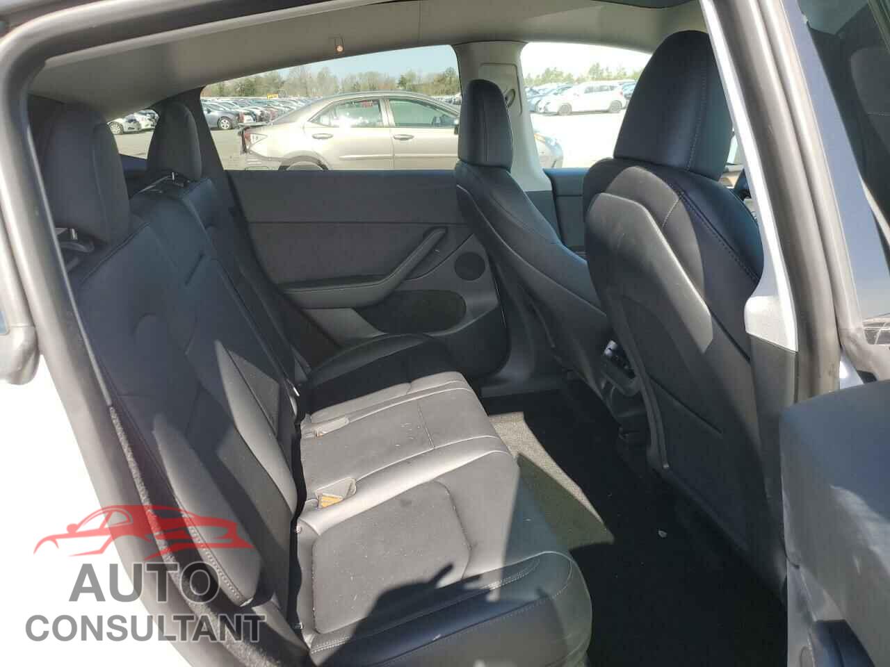 TESLA MODEL Y 2023 - 7SAYGDEEXPF688663