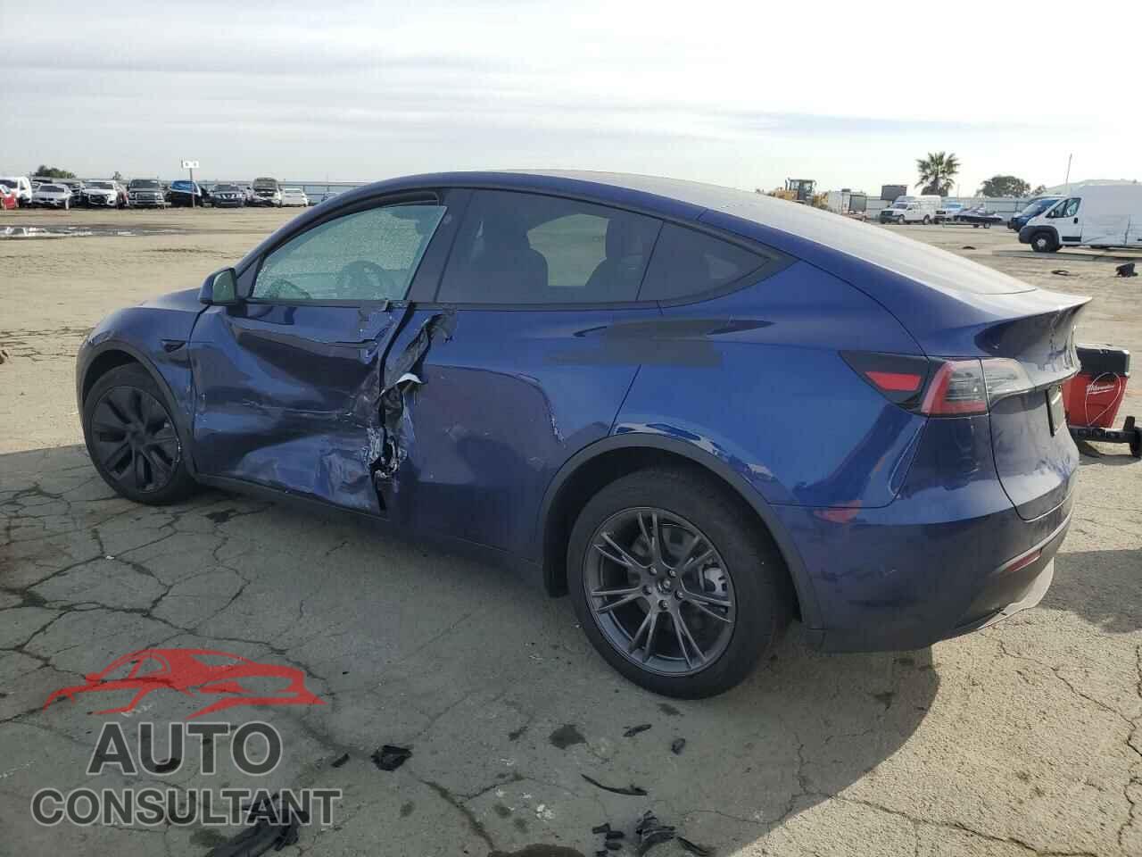 TESLA MODEL Y 2025 - 7SAYGAEE8SF262557