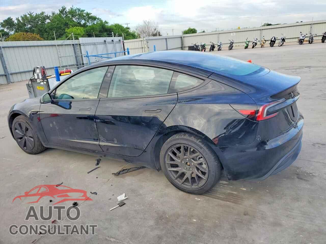 TESLA MODEL 3 2025 - 5YJ3E1EA5SF877545