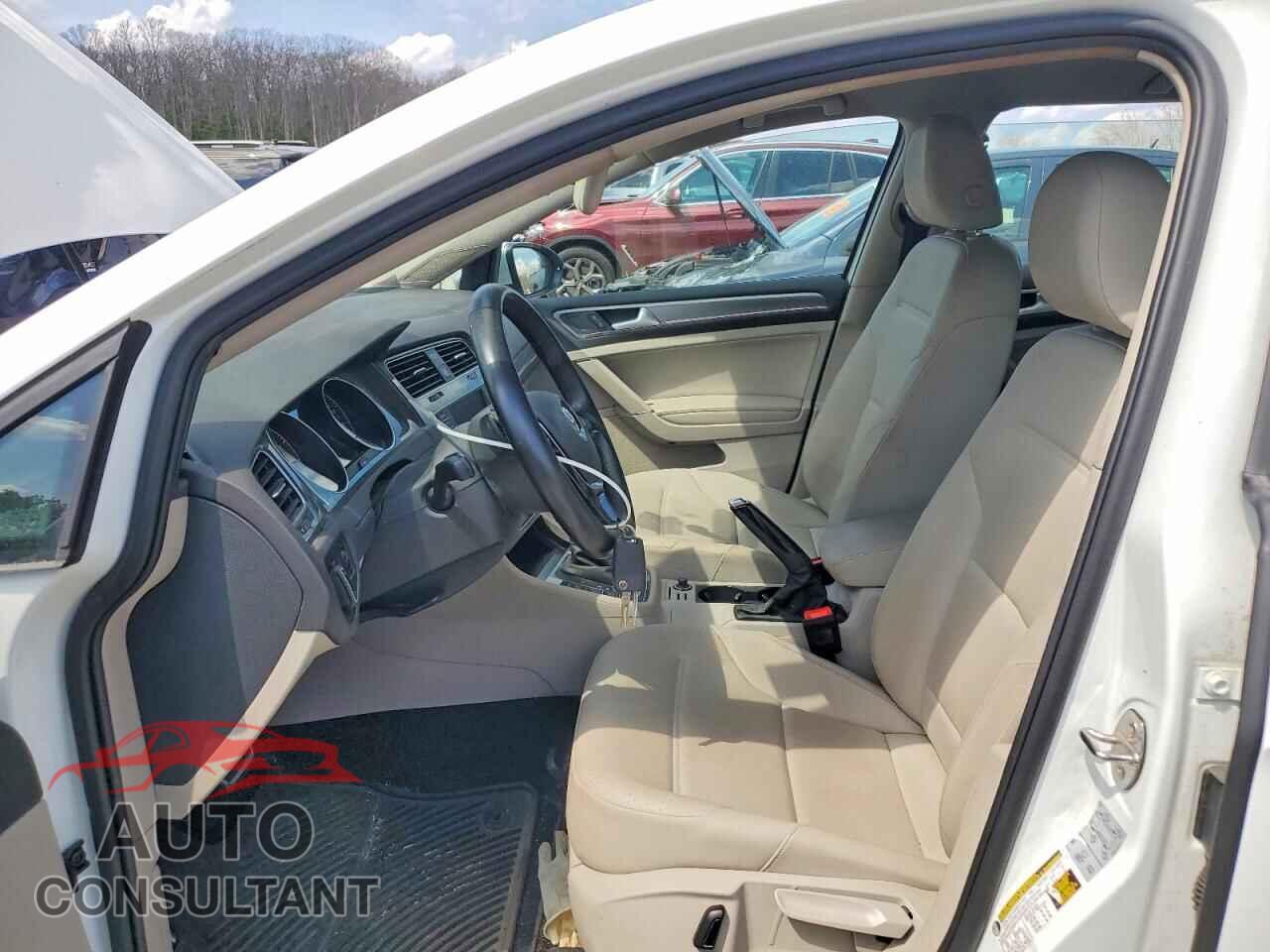VOLKSWAGEN GOLF 2017 - 3VWH17AU8HM533438