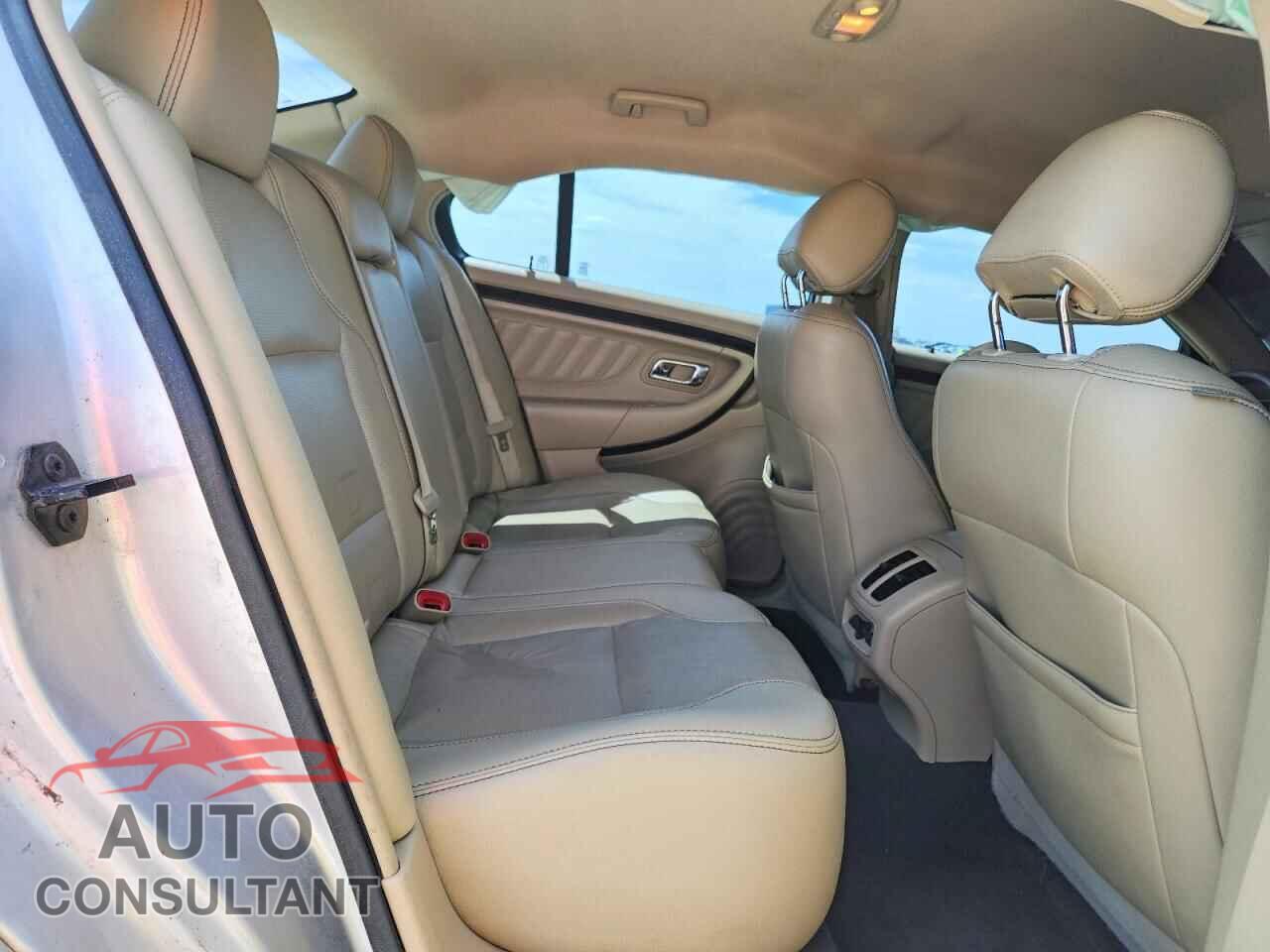 FORD TAURUS 2017 - 1FAHP2F80HG123412