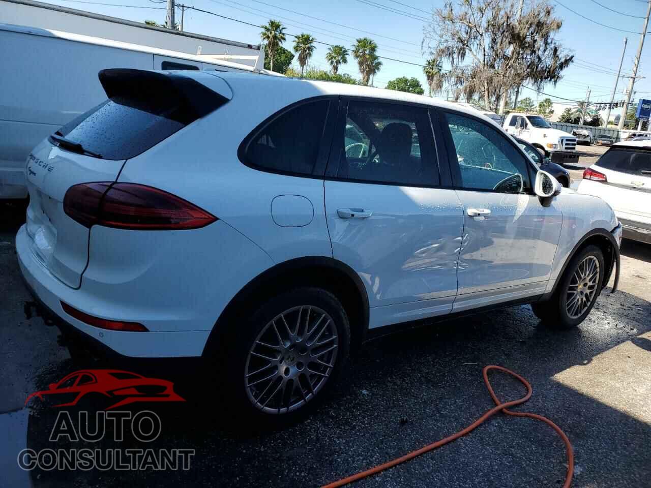 PORSCHE CAYENNE 2016 - WP1AA2A20GKA09470