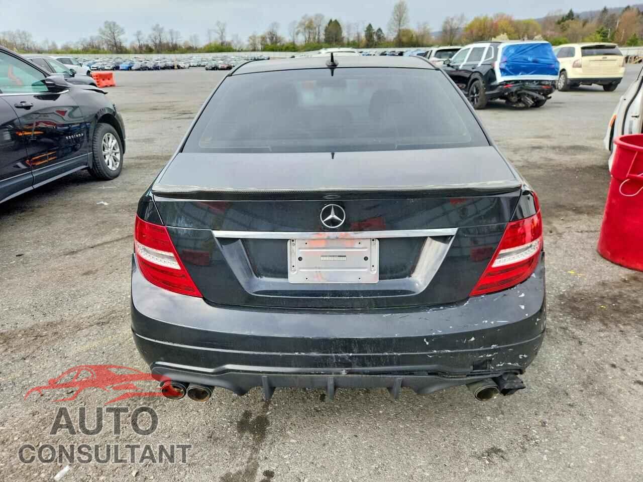 MERCEDES-BENZ C-CLASS 2012 - WDDGF8BB3CA616368