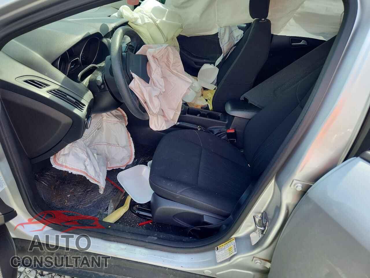 FORD FOCUS 2017 - 1FADP3K24HL216222